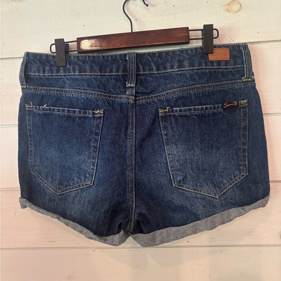 7 For All Mankind Womens 6 Weekend Short
Cut off Blue Jeans Shorts
Distressed - Picture 8 of 15